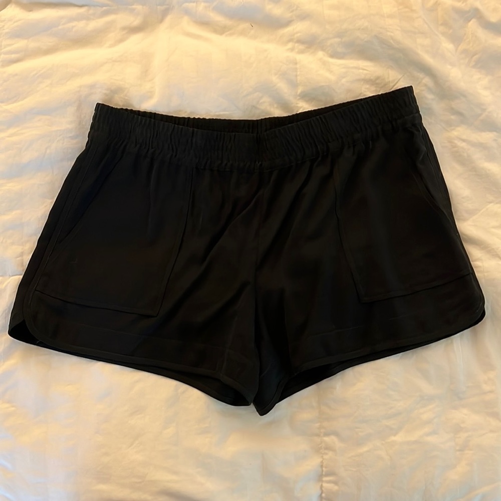 Joie Beso Sandwashed Shorts - Caviar - Size large